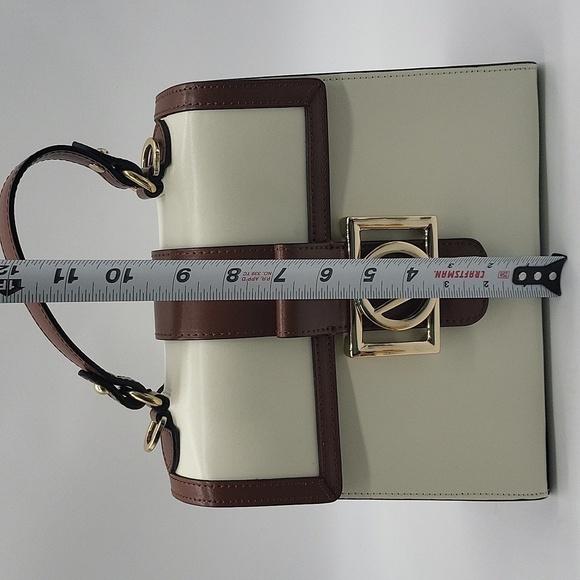 1368- Valentino By Mario Valentino Betty Vemblem Italian Leather NWT - Picture 13 of 15